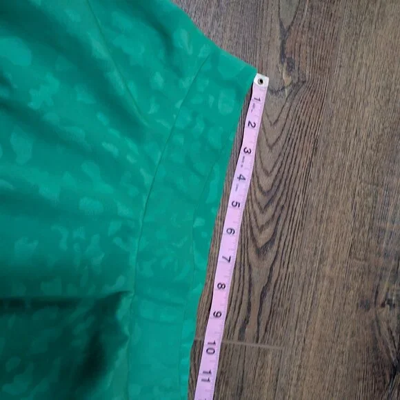 NWT Emily McCarthy Serena Skort Green Leopard Size M Tennis Skirt - Picture 8 of 12